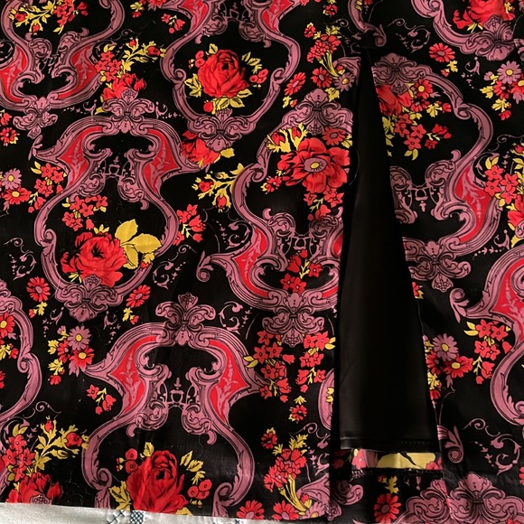 Beautiful ModCloth silky pencil skirt - Sz L - Picture 2 of 4